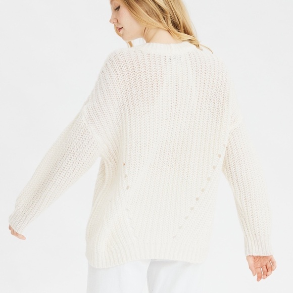 NWT AEO Oversized Slouchy Sweater OFF  WHITE - XS - Picture 3 of 11